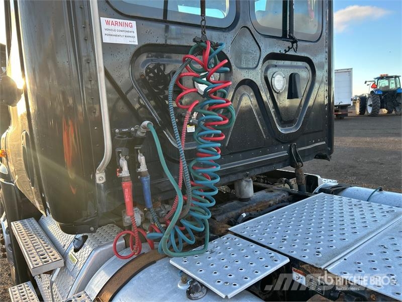 Freightliner Cascadia 125 Truck Tractor Units