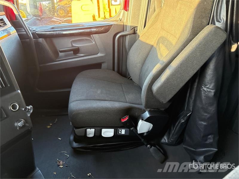 Freightliner Cascadia 126 Trekkers