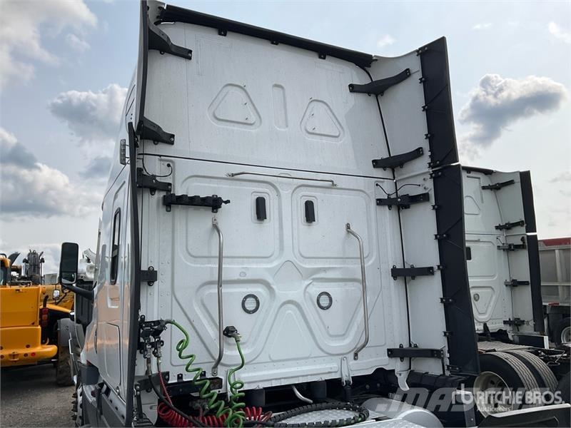 Freightliner Cascadia 126 Prime Movers