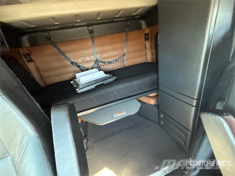 Freightliner Cascadia 126 6x4 T/A Sleeper Truck Tractor Tegljači