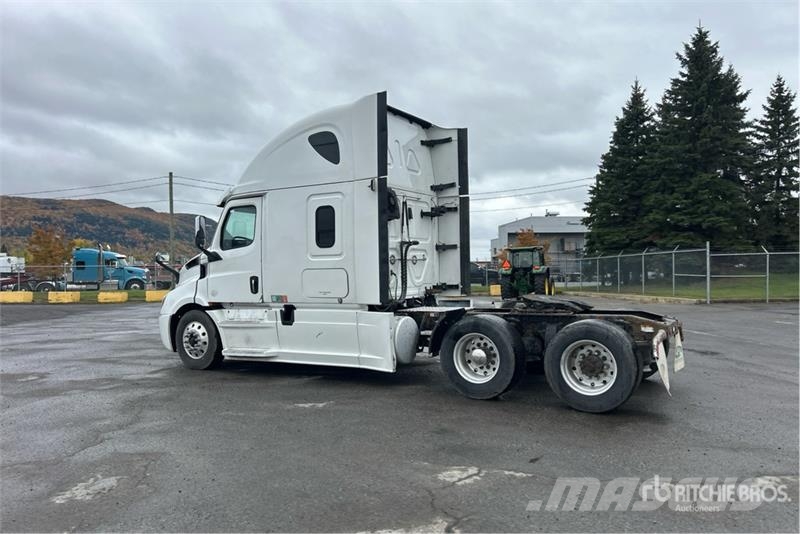 Freightliner Cascadia 116 Trekkers