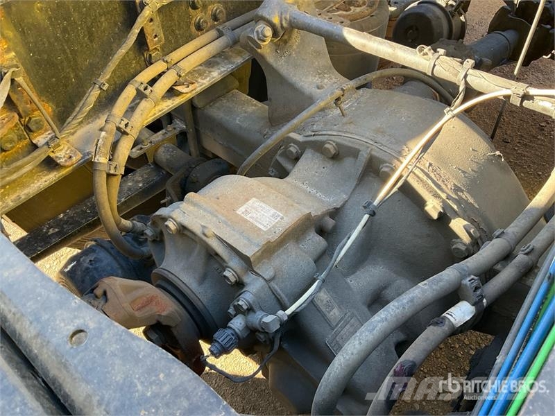 Freightliner Cascadia 126 6x4 T/A Sleeper Truck Tractor وحدات الجر
