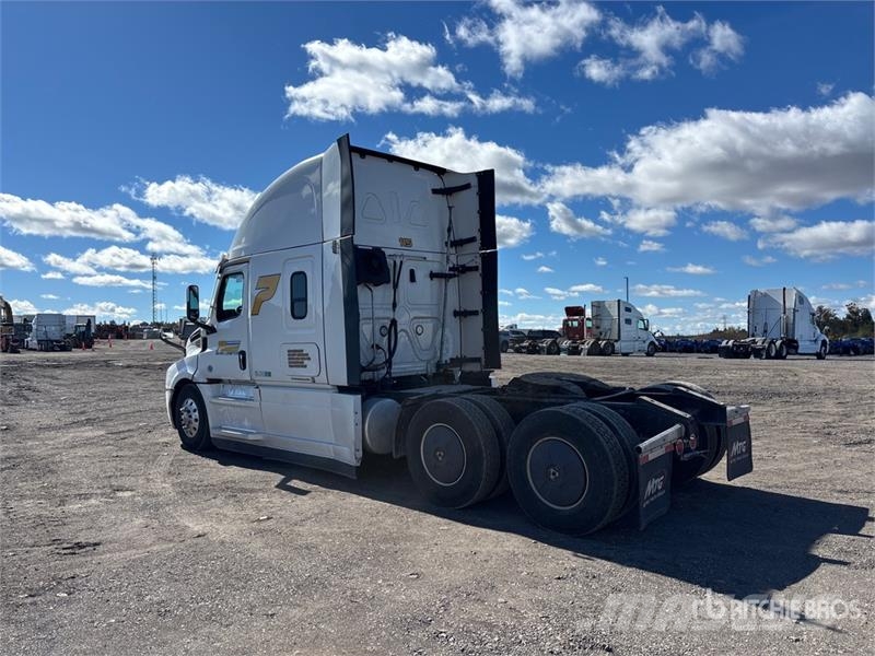 Freightliner Cascadia 126 6x4 T/A Sleeper Truck Tractor Tractores (camiões)
