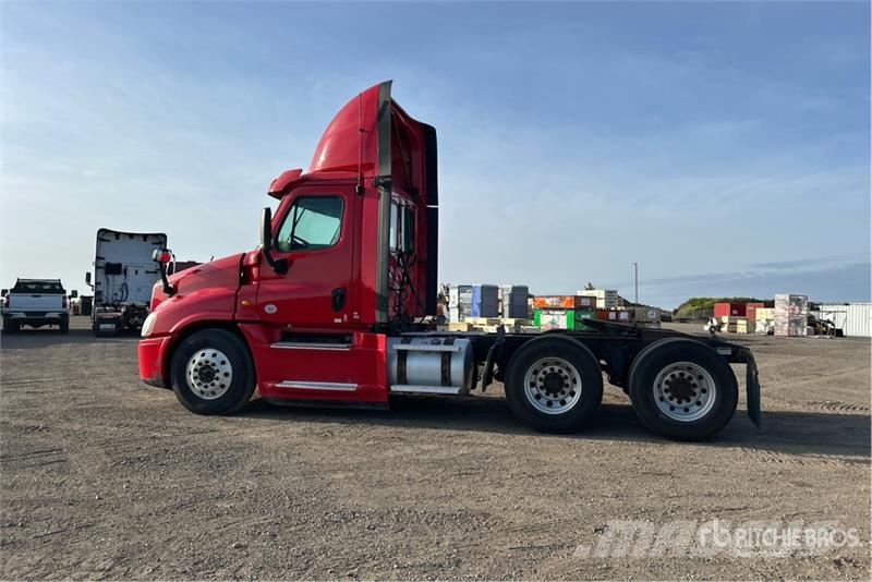 Freightliner Cascadia 125 Седельные тягачи