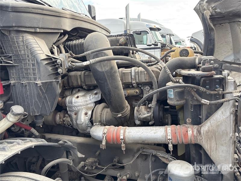 Freightliner Cascadia 126 6x4 T/A Sleeper Truck Tractor Sattelzugmaschinen