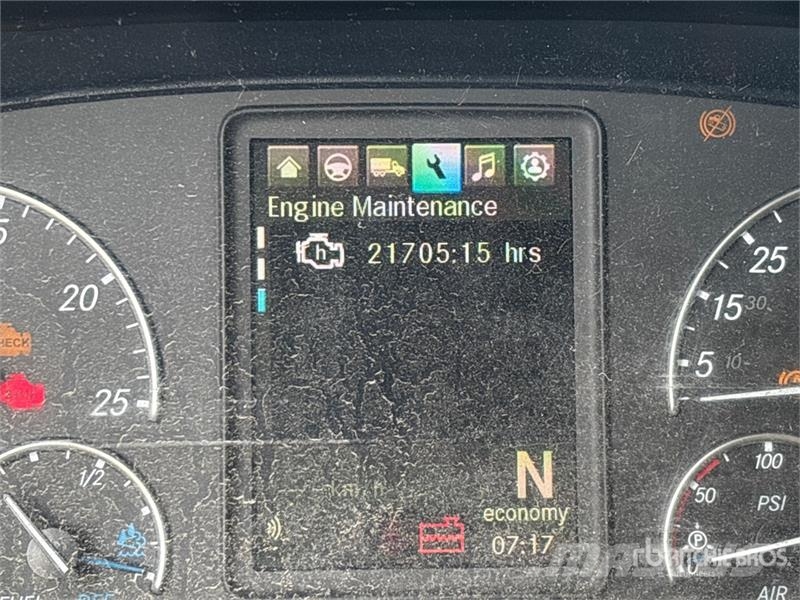 Freightliner Cascadia 126 6x4 T/A Sleeper Truck Tractor (Inoper Autotractoare
