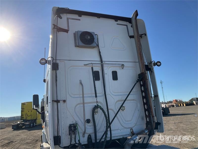 Freightliner Cascadia 125 6x4 T/A Sleeper Truck Tractor Sattelzugmaschinen