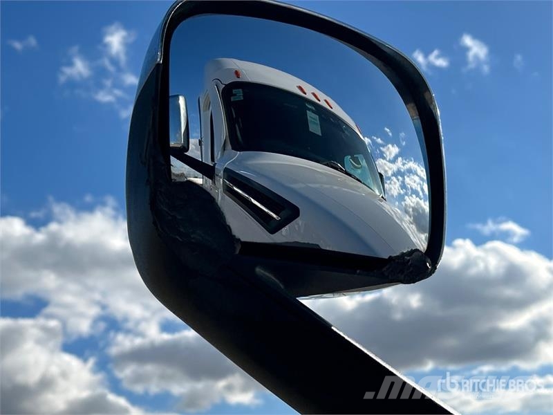 Freightliner Cascadia 126 وحدات الجر