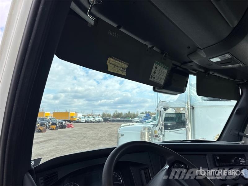 Freightliner Cascadia 126 Vetopöytäautot