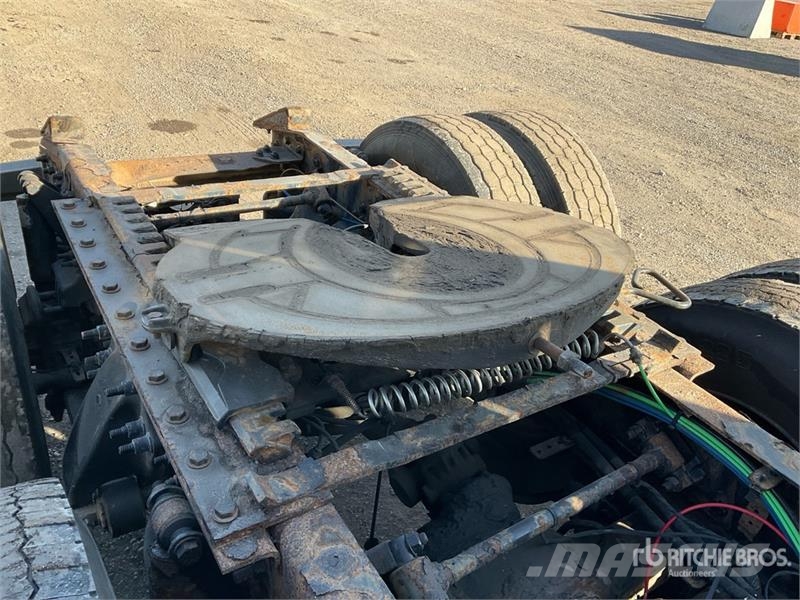 Freightliner Cascadia 126 6x4 T/A Sleeper Truck Tractor Tractor Units