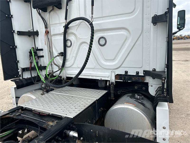 Freightliner Cascadia 126 وحدات الجر
