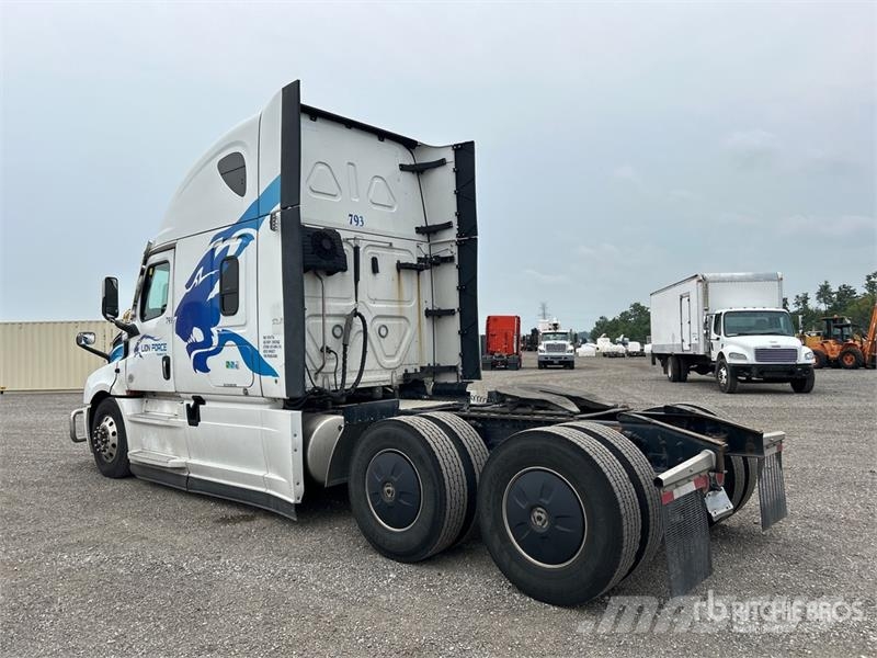 Freightliner Cascadia 126 Naudoti vilkikai