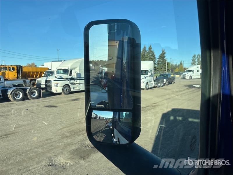 Freightliner Cascadia 126 Sadulveokid