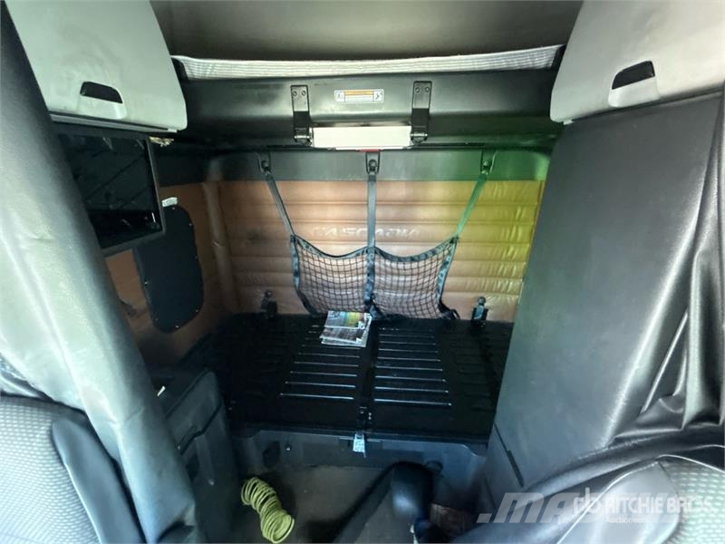 Freightliner Cascadia 126 6x4 T/A Sleeper Truck Tractor Dragbilar