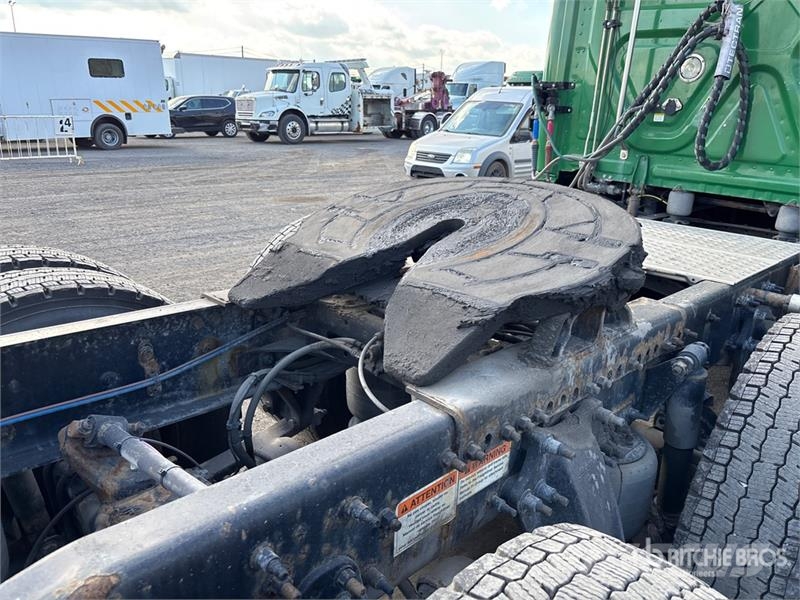 Freightliner Cascadia 126 6x4 T/A Sleeper Truck Tractor Tegljači