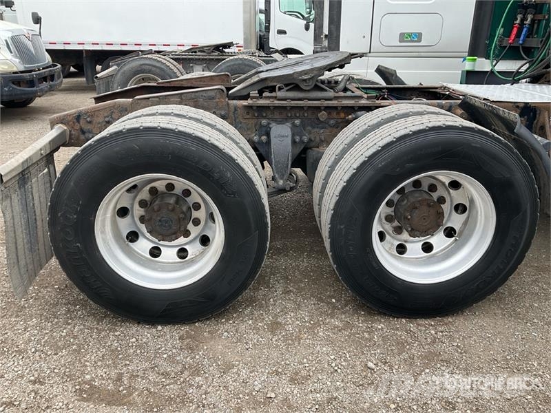 Freightliner Cascadia 126 6x4 T/A Sleeper Truck Tractor Motrici e Trattori Stradali