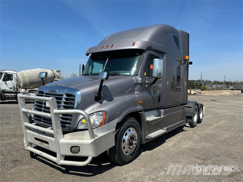 Freightliner Cascadia 125 6x4 T/A Sleeper Truck Tractor Tractor Units
