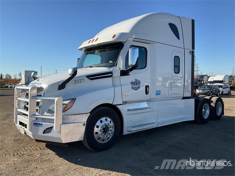 Freightliner Cascadia 126 6x4 T/A Sleeper Truck Tractor وحدات الجر