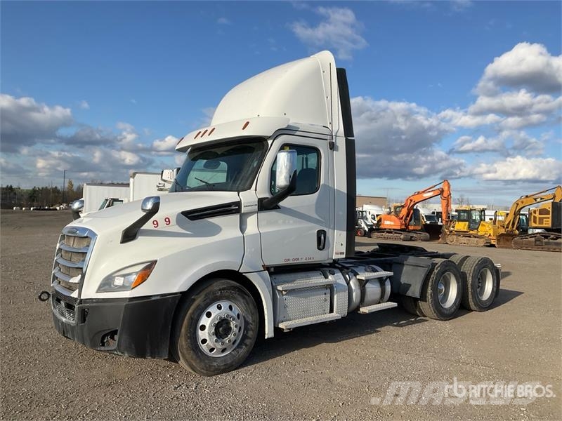 Freightliner Cascadia 126 وحدات الجر