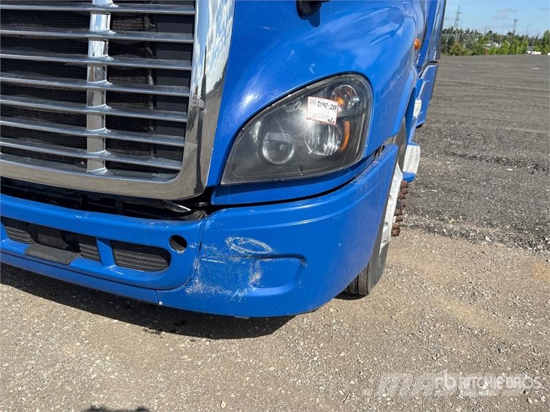 Freightliner Cascadia 125 6x4 Evolution T/A Sleeper Truck Tract Motrici e Trattori Stradali