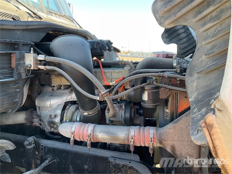 Freightliner Cascadia 125 6x4 T/A Sleeper Truck Tractor Sattelzugmaschinen