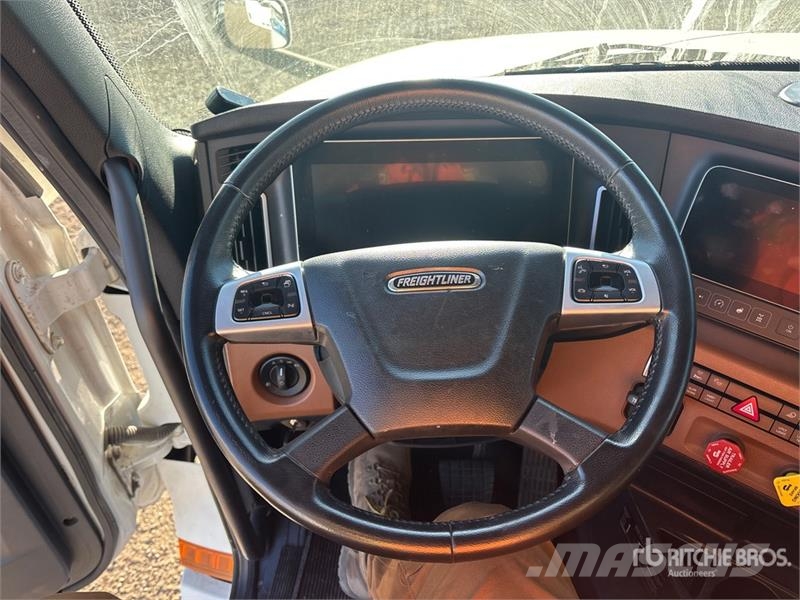 Freightliner Cascadia 126 وحدات الجر