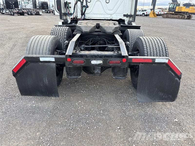 Freightliner Cascadia 126 Truck Tractor Units