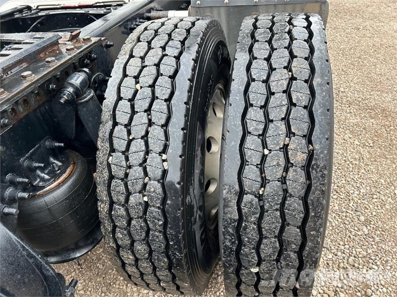 Freightliner Cascadia 126 وحدات الجر
