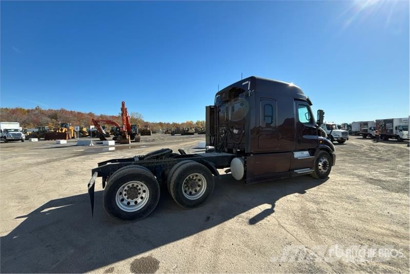 Freightliner Cascadia 113 Тягачі