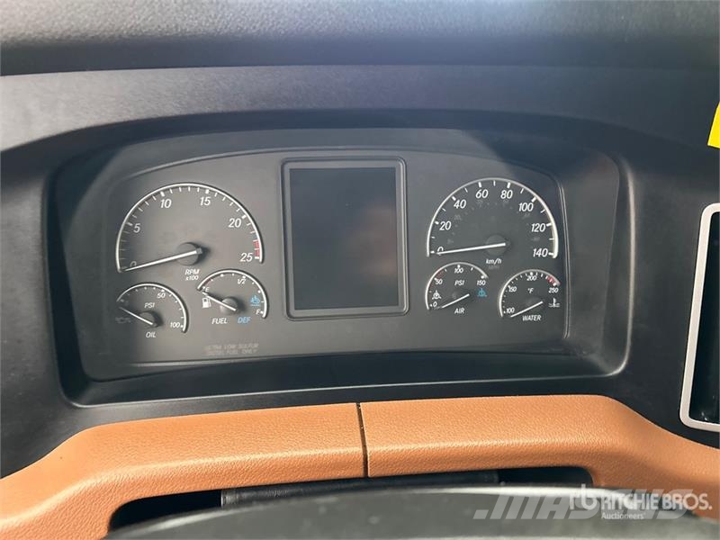 Freightliner Cascadia 126 Truck Tractor Units