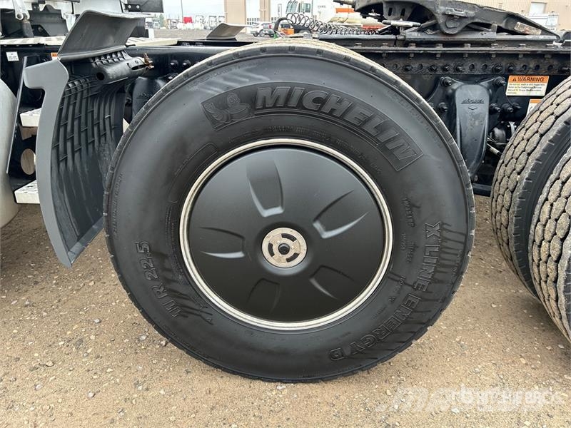 Freightliner Cascadia 126 وحدات الجر