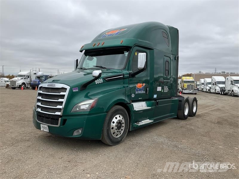 Freightliner Cascadia 126 6x4 T/A Sleeper Truck Tractor وحدات الجر