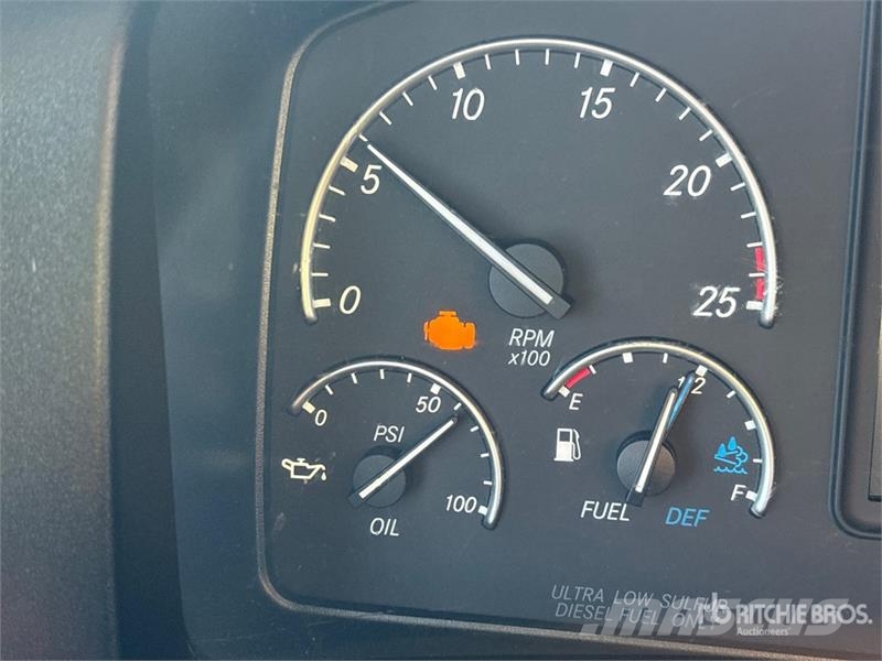Freightliner Cascadia 126 6x4 T/A Sleeper Truck Tractor Truck Tractor Units