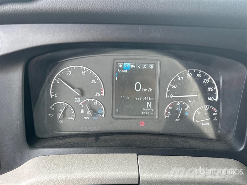 Freightliner Cascadia 126 6x4 T/A Sleeper Truck Tractor Truck Tractor Units