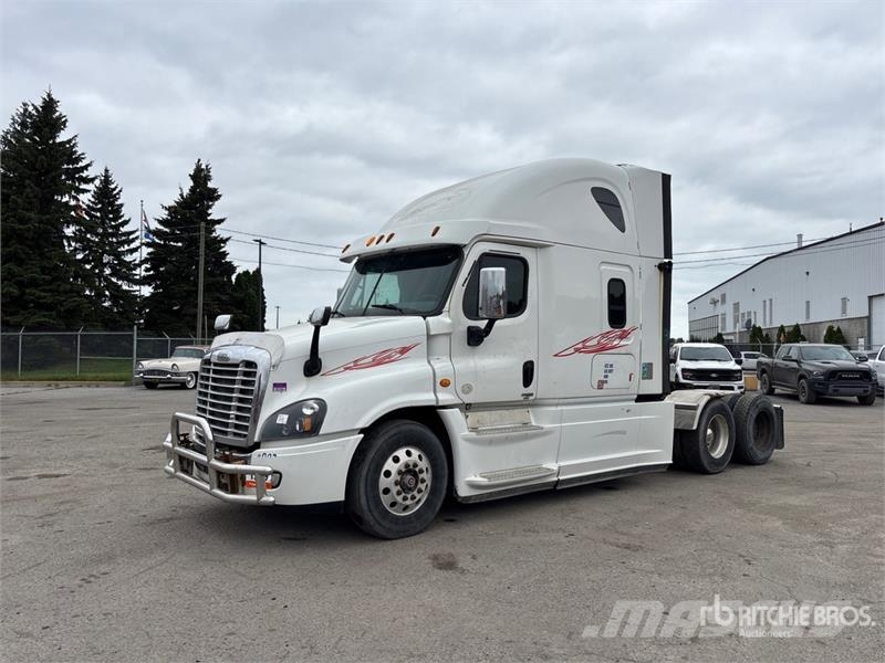 Freightliner Cascadia 125 T/A Sleeper Truck Tractor Sadulveokid