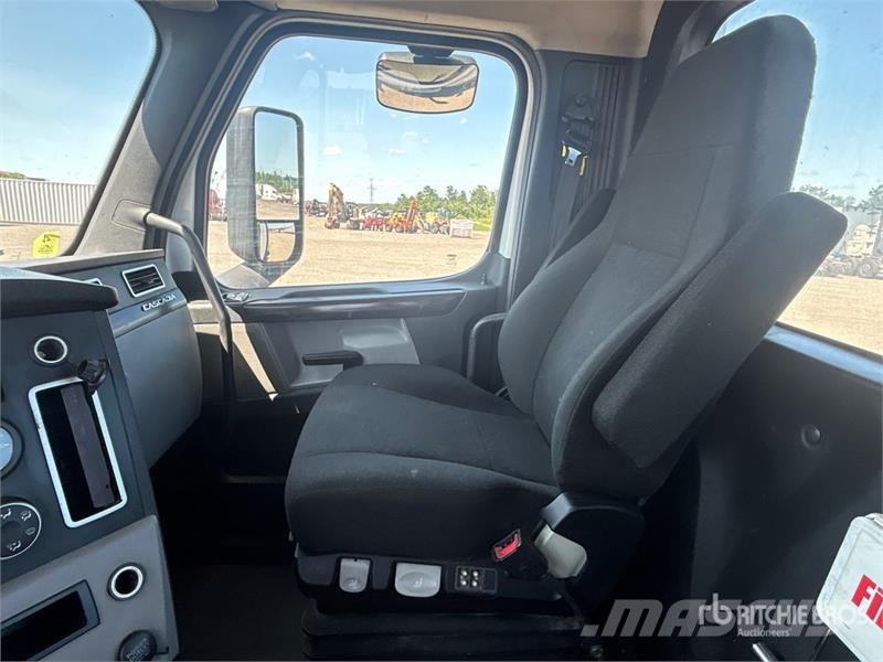 Freightliner Cascadia 126 Tractor Units