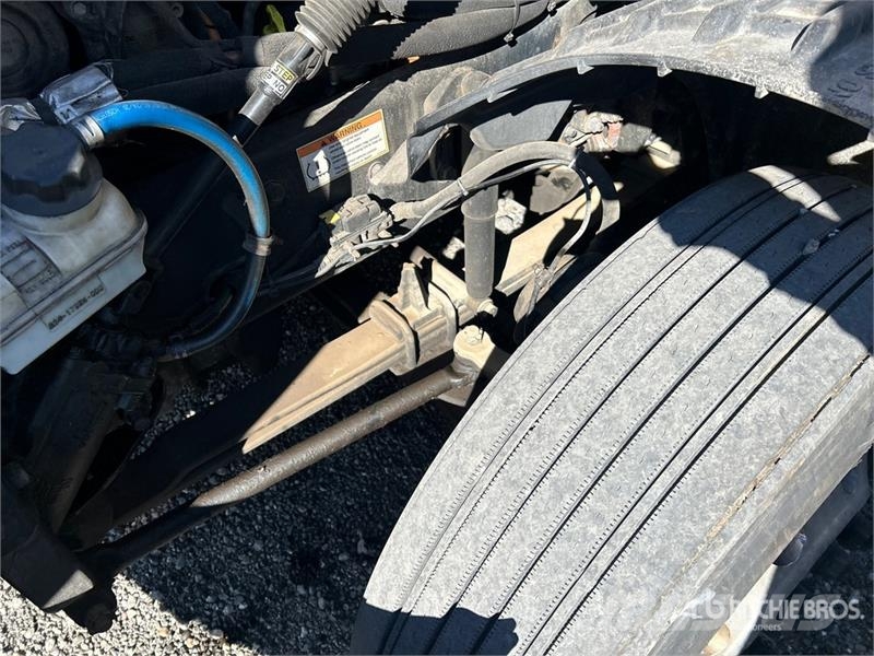 Freightliner Cascadia 126 6x4 T/A Sleeper Truck Tractor Cabezas tractoras