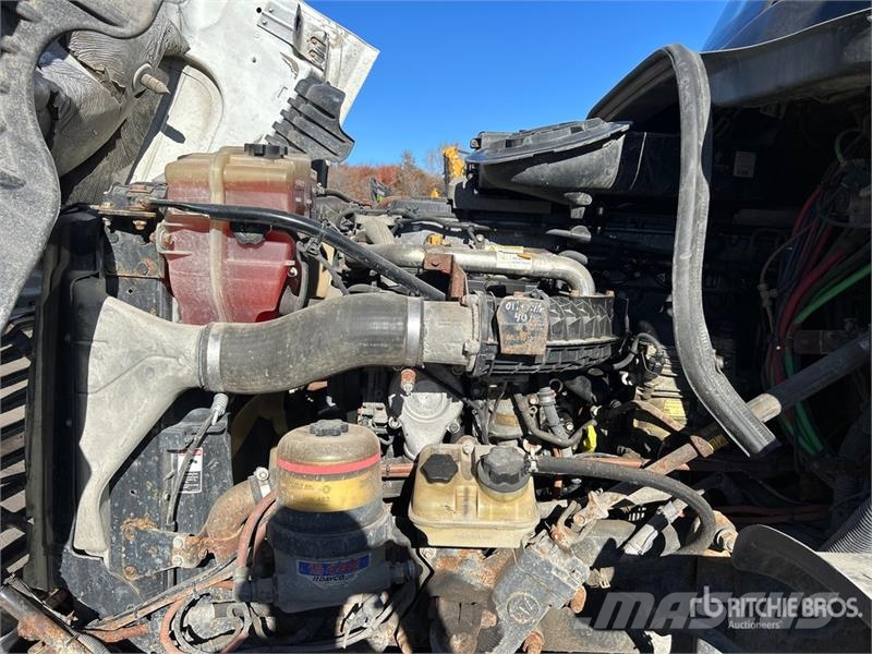 Freightliner Cascadia 125 6x4 T/A Sleeper Truck Tractor Sattelzugmaschinen