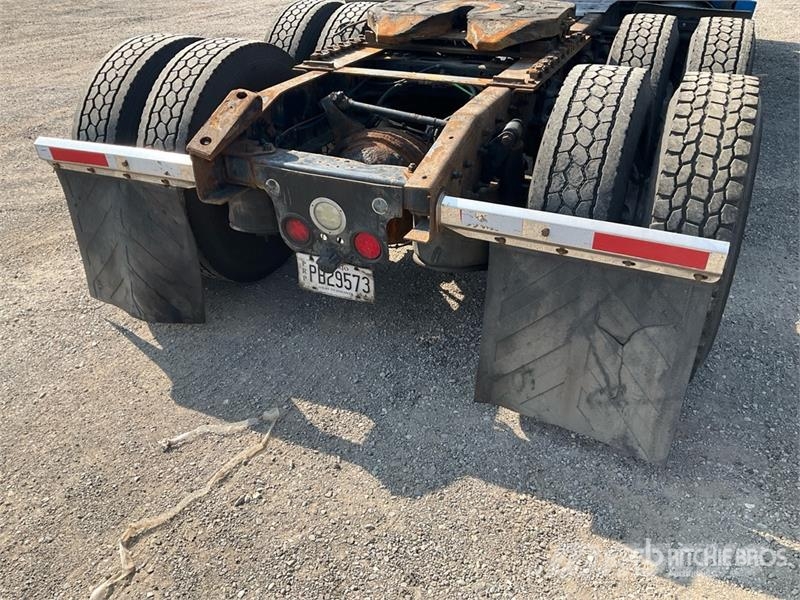 Freightliner Cascadia 126 6x4 T/A Sleeper Truck Tractor Sattelzugmaschinen