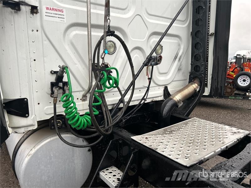 Freightliner Cascadia 125 6x4 T/A Sleeper Truck Tractor Motrici e Trattori Stradali