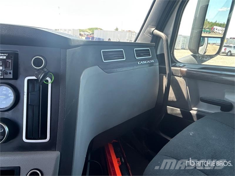 Freightliner Cascadia 126 Tractor Units
