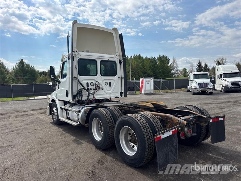 Freightliner Cascadia 126 Vetopöytäautot