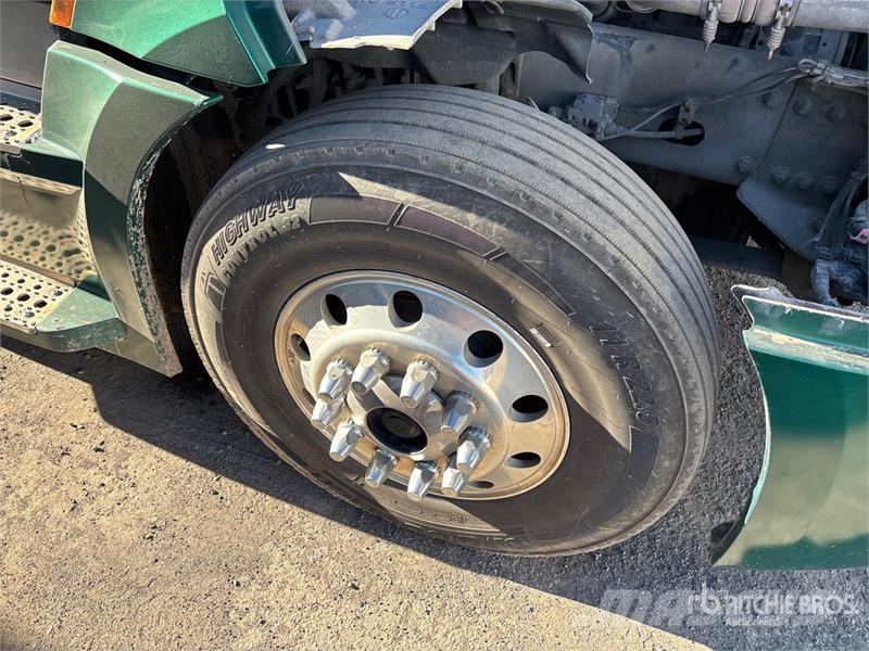 Freightliner Cascadia 126 6x4 T/A Sleeper Truck Tractor Sattelzugmaschinen