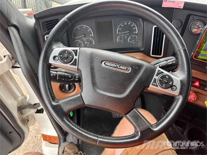Freightliner Cascadia 126 Naudoti vilkikai