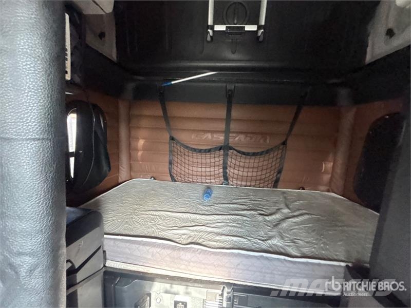 Freightliner Cascadia 126 6x4 T/A Sleeper Truck Tractor Vilcēji