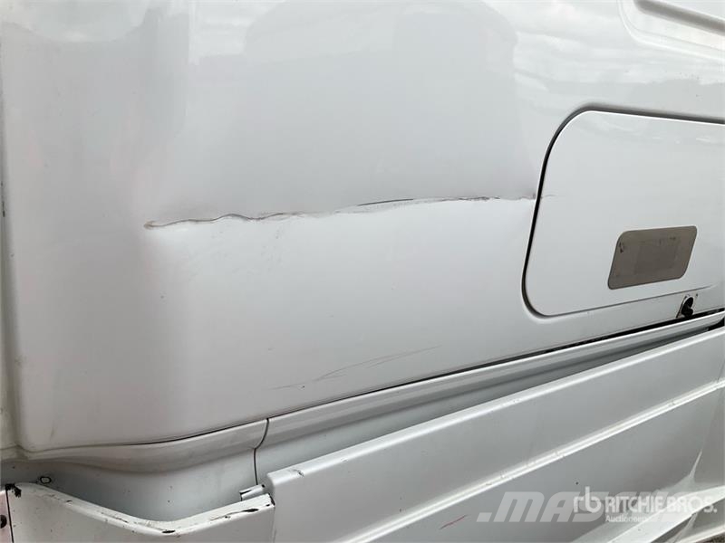 Freightliner Cascadia 126 6x4 T/A Sleeper Truck Tractor وحدات الجر