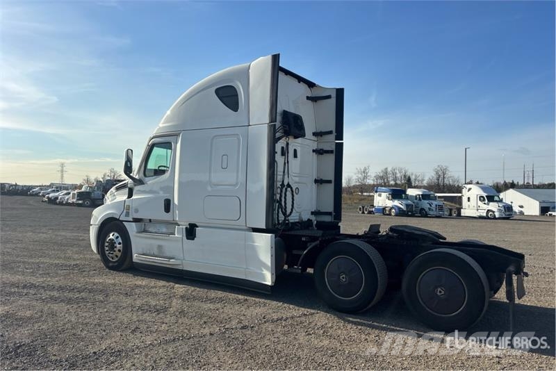 Freightliner Cascadia 126 Vetopöytäautot