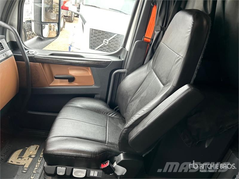 Freightliner Cascadia 126 وحدات الجر