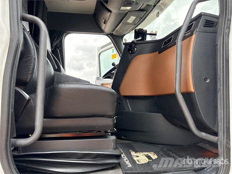 Freightliner Cascadia 126 Prime Movers