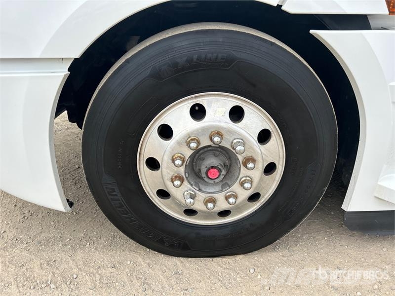Freightliner Cascadia 126 وحدات الجر